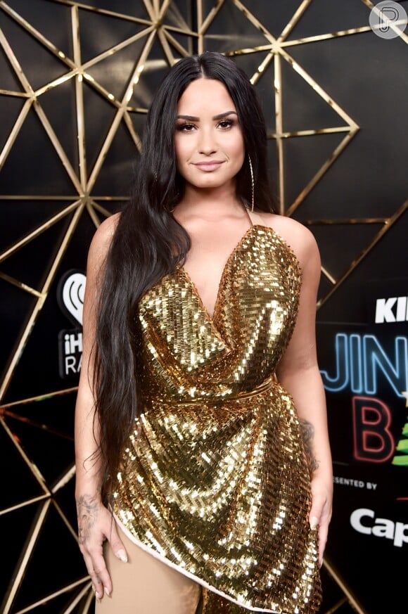 Demi Lovato exibiu o corpo real em seu Instagram nesta sexta-feira, 6 de abril de 2018