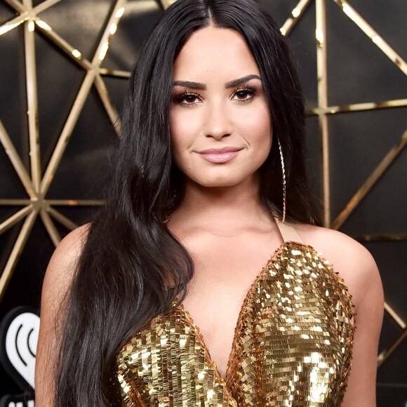 Demi Lovato exibiu o corpo real em seu Instagram nesta sexta-feira, 6 de abril de 2018