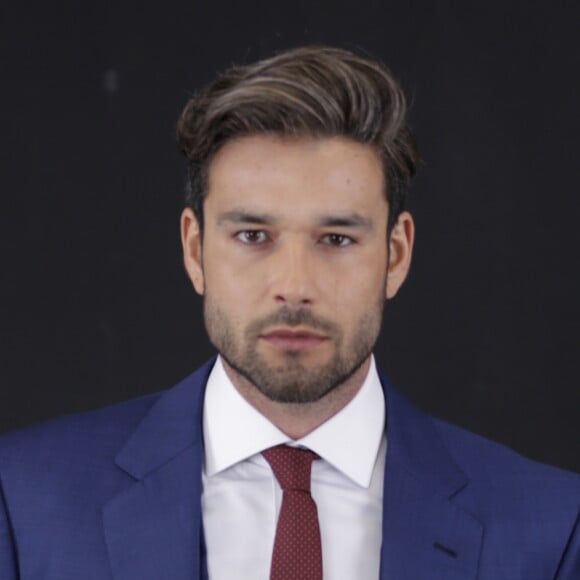 Ricardo (Sergio Marone) fica pasmo quando Zoe (Juliana Knust) revela durante a inauguração da Cidade do Futuro que está viva no capítulo de sexta-feira, 13 de abril de 2018, da novela 'Apocalipse'