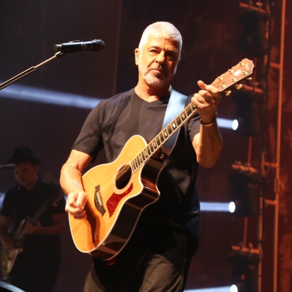 Lulu Santos tocou no Vivo Rio, Centro do Rio de Janeiro, na noite desta sexta-feira, 7 de abril de 2018