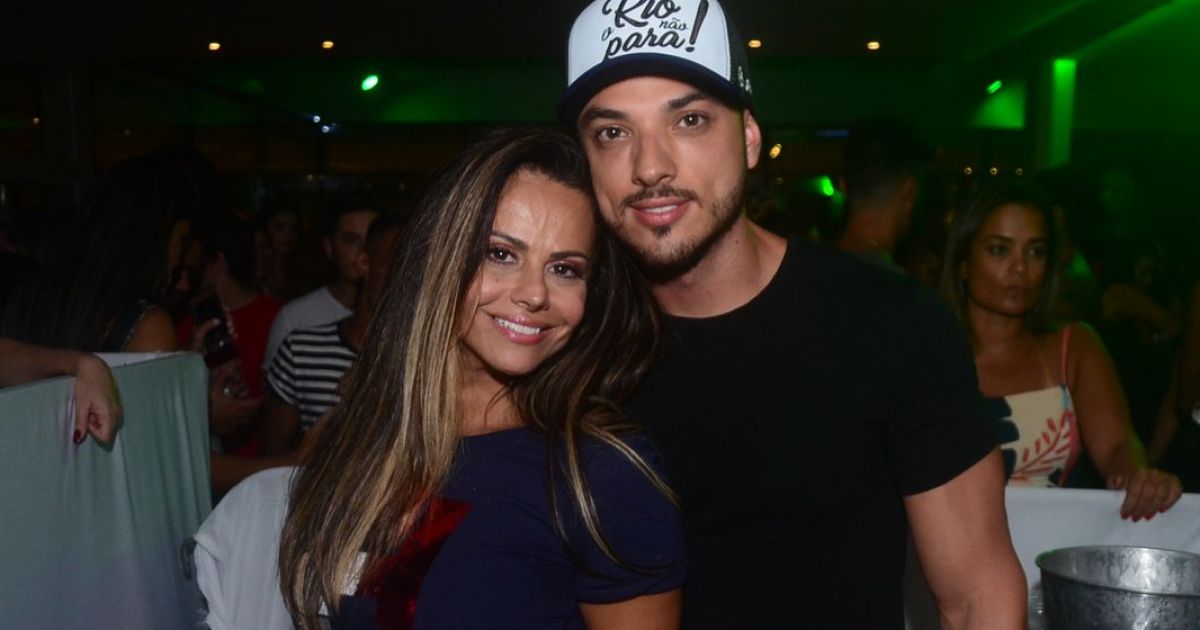 Viviane Araujo E Klaus Barros Posam Em Show De Ferrugem - Purepeople