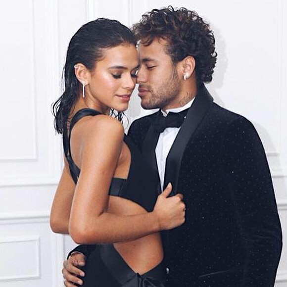 Bruna Marquezine e Neymar têm toricda de Maria Ribeiro