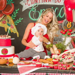 Karina Bacchi chamou o filho, Enrico, de 'anjo' na rede social