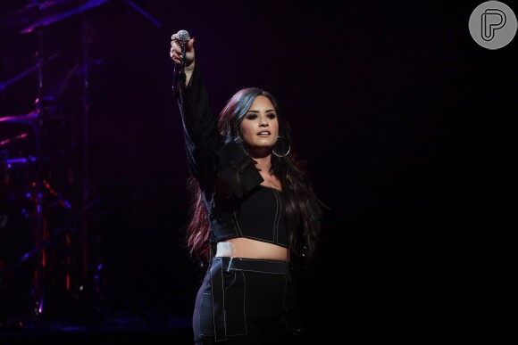 Demi Lovato informou que dará reembolso para os fãs que não poderão assistir os shows na nova data