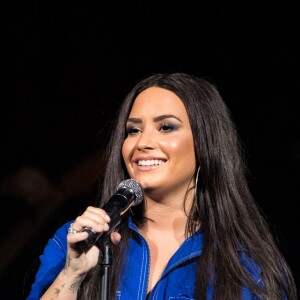 Demi Lovato divulgou em sua rede social que não vem mais ao Brasil este mês para a turnê 'Tell Me You Love Me'
