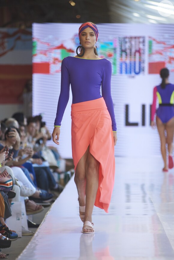 Cor aposta da moda em 2018, o violeta também foi eleito por Dudu Bertholini para o verão 2019 