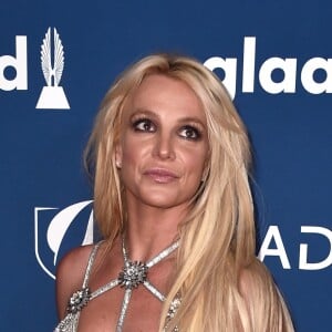 'Ser mãe me mostrou o que significa amar incondicionalmente e todos vocês nesta sala me mostraram, ao longo da minha carreira, o que significa ser amado incondicionalmente', declarou Britney Spears