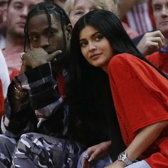 Kylie Jenner ganhou um carro do namorado, Travis Scott, no valor de R$ 4,5 milhões