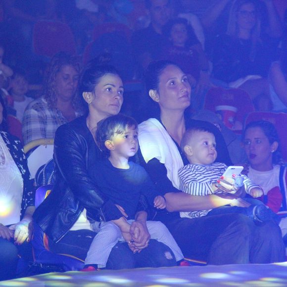 Suzana Alves assistiu ao circo com o filho, Benjamin