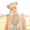Penteados descolados com coques e tranças marcaram o Coachella Valley Music and Arts Festival, realizado em Indio, na Califórnia, Estados Unidos, neste primeiro fim de semana, 13, 14 e 15 de abril de 2018