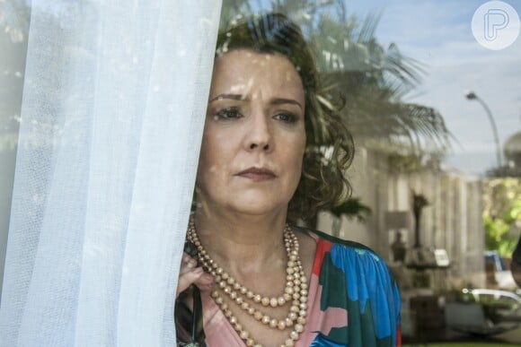 Isadora (Ana Beatriz Nogueira) é hostilizada em velório no capítulo de segunda-feira, 23 de abril de 2018 da novela 'Malhação: Vidas Brasileiras'