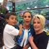Ivete Sangalo posa com Ana Maria Braga e com o filho, Marcelo, nos bastidores do 'Mais Você'