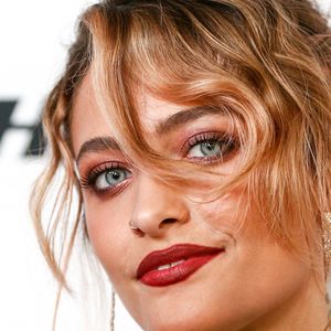 Paris Jackson prestigiou o baile 'Evening To Foster Dreams Gala', no Casa Of Los Angeles, na Califórnia, nos Estados Unidos, na noite desta quarta-feira, 18 de abril de 2018