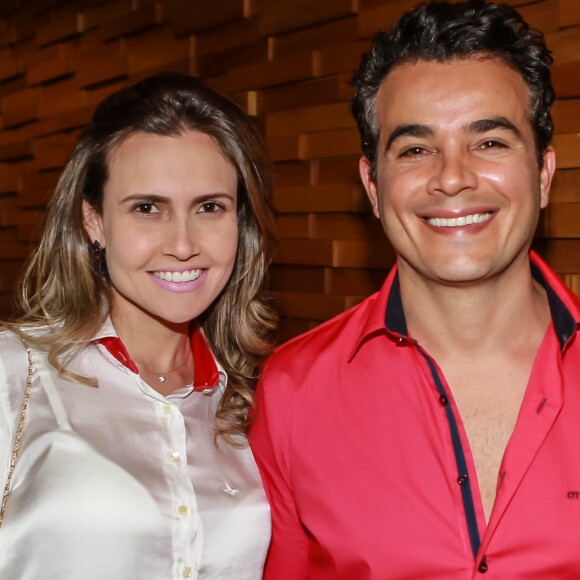 'Educar uma filha é muito difícil. Quero dar bonequinhos de homem de brinquedo para ela, não só bonecas. Carrinhos, chutar uma bola, brincar de futebol. Isso não é só coisa de menino', reflete Anderson Di Rizzi