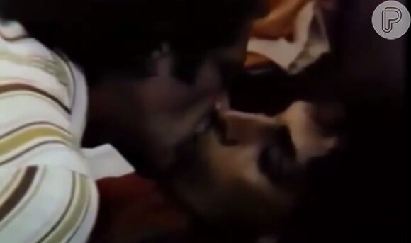 Tunico Pereira e Anselmo Vasconcelos protagonizaram um dos primeiros beijos gays do cinema brasileiro em 1979 no filme 'República dos Assassinos', do diretor Miguel Faria Jr.