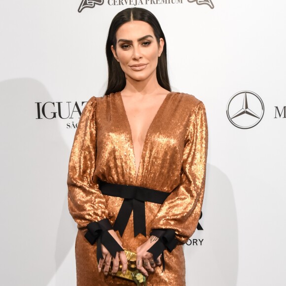 Cleo mostrou seu novo corte de cabelo nesta segunda-feira, 23 de abril de 2018