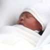 O terceiro filho de Kate Middleton e príncipe William nasceu com 3,8 kg