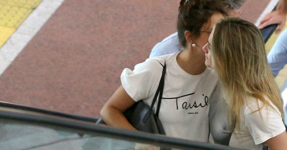 Fernanda Gentil E Namorada Priscila Montandon Foram Fotografadas No Aeroporto Santos Dumont