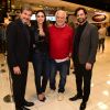 Edson Celulari posa com amigos ao lançar o filme 'Teu Mundo Não Cabe Nos Meus Olhos', no shopping Bourbon, em São Paulo, nesta segunda-feira, 23 de abril de 2018