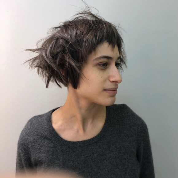 'Esse é um cabelo que é normal lá entre as jovens, é um movimento contra essa cara de babyliss, de salão, de Gisele Bündchen, que já está aí desde que entrou o século, há 18 anos', disse Neandro Ferreira