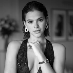 Bruna Marquezine dispensa contrato fixo com a Globo para morar na França