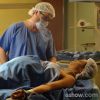 Juliana (Vanessa Gerbelli) está prestes a dar à luz e se surpreende ao ver Nando (Leonardo Medeiros) ao seu lado na sala de parto, no capítulo de 'Em Família' que vai ao ar nesta terça-feira, 1º de julho de 2014