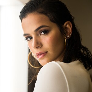 'Gostaríamos de esclarecer que a informação publicada hoje pelo jornal O Dia sobre a atriz Bruna Marquezine e sua relação com a emissora pela qual é contratada é absolutamente improcedente', informou o representante de Bruna Marquezine no Instagram