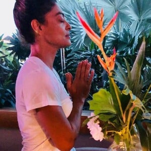 Juliana Paes compartilhou uma foto de sua iniciação no curso de reiki