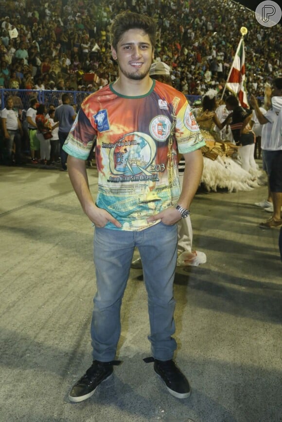 Daniel Rocha já esta praticando para o Carnaval. O ator carioca foi ao ensaio técnico da Grande Rio em janeiro na Sapucaí