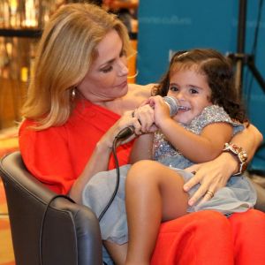 Carolina Ferraz lançou o livro de receitas 'Carolina na Cozinha 2', em São Paulo, nesta quinta-feira, 26 de abril de 2018