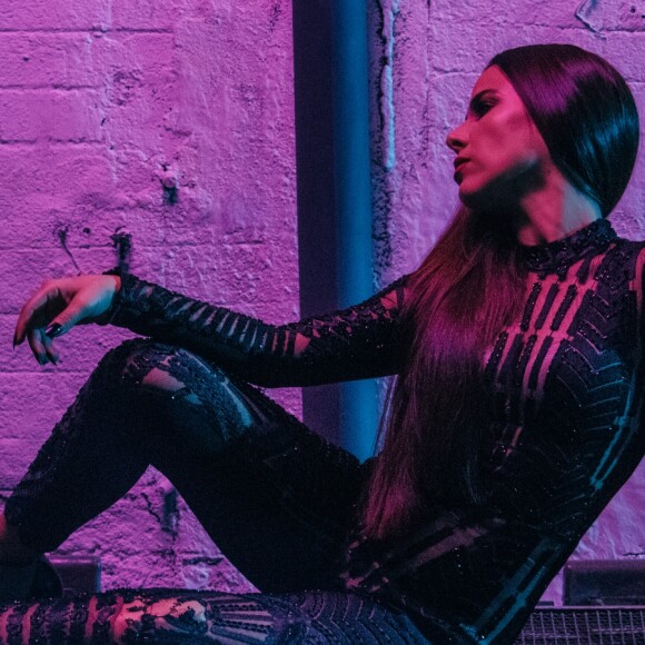 Wanessa Camargo defendeu a música de críticas através do Twitter