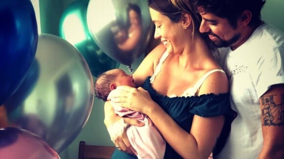 Juliana Didone mostra 1ª foto com a filha, Liz: 'Com seu nascimento, renasci'