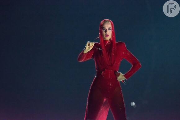 Katy Perry também foi acompanhada por sua mãe ao Vaticano