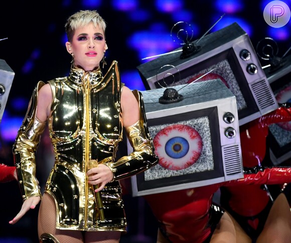 Katy Perry mostrou pelas redes sociais seu encontro com o Papa