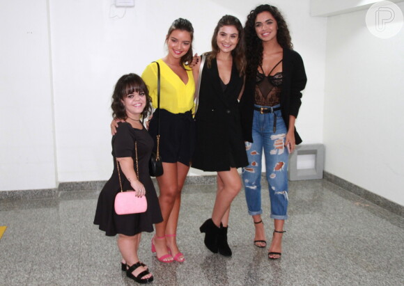 Juliana Caldas, Gabriella Mustafá, Patrícia Elizardo e Giovana Cordeiro curtiram o show de Luan Santana no Rio de Janeiro