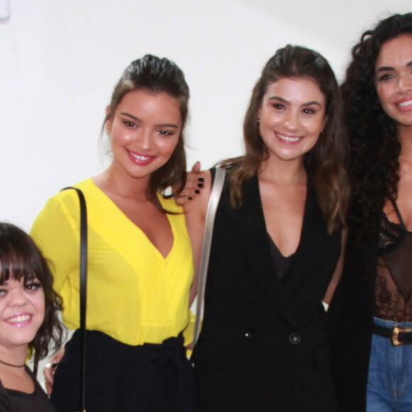 Juliana Caldas, Gabriella Mustafá, Patrícia Elizardo e Giovana Cordeiro curtiram o show de Luan Santana no Rio de Janeiro