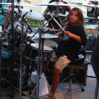 Primogênito de Ivete Sangalo, Marcelo toca bateria na volta da artista aos trios