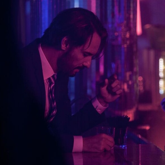 Rodrigo Santoro vive um homem que muda de atitudes após se descobrir doente no novo clipe do DJ Alok, 'Ocean'