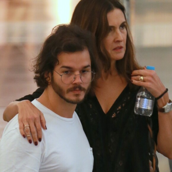 'A verdade é que a gente se apaixona por detalhes. Por um olhar despretensioso, um sorriso espontâneo, um jeito engraçado de bocejar', disse Túlio Gadêlha