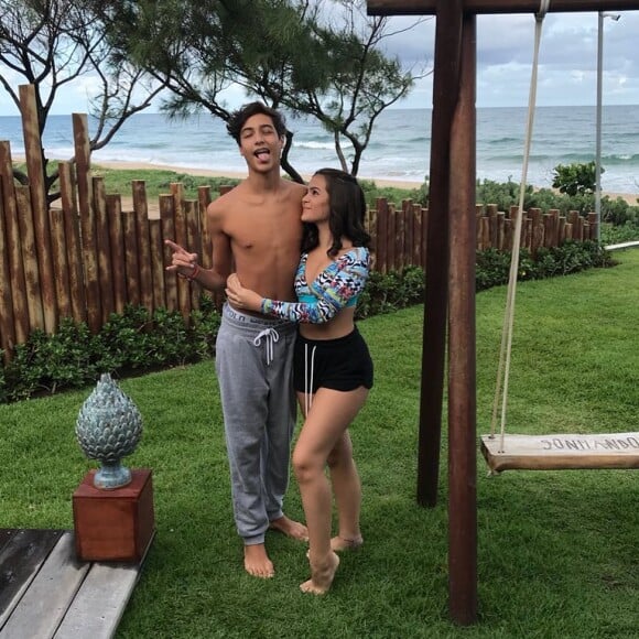 Mel Maia e Erick Andreas vêm trocando mensagens carinhosas na internet