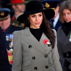 'Sua pouca fama em Hollywood subiu à cabeça, a transformando em uma mulher entediada, superficial e vaidosa', escreveu o irmão de Meghan Markle sobre ela