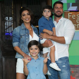 Juliana Paes é casada com Carlos Eduardo Baptista, com quem tem Pedro e Antônio