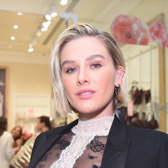 Fiorella Mattheis é fã de looks com lingerie: 'Adoro essa possibilidade de a lingerie ficar à mostra, aparecer de alguma forma na roupa'