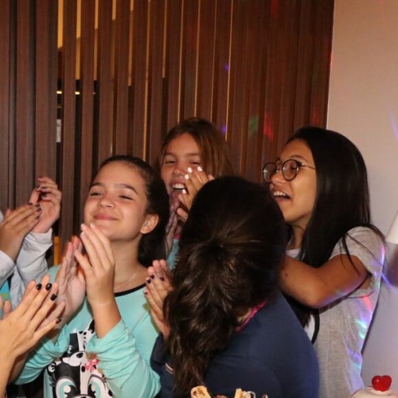 Mel Maia comemora aniversário de 14 anos com amigas no Hotel Brisa Barra, na zona oeste do Rio de Janeiro, nesta quinta-feira, 3 de maio de 2018