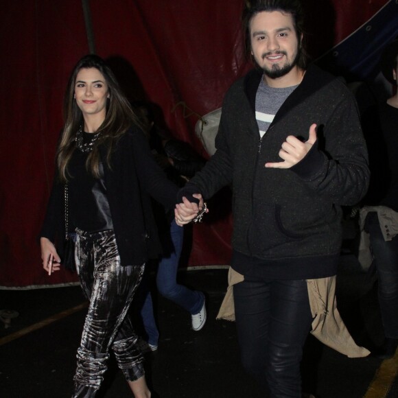 Luan Santana e Jade Magalhães se conheceram durante um show do músico