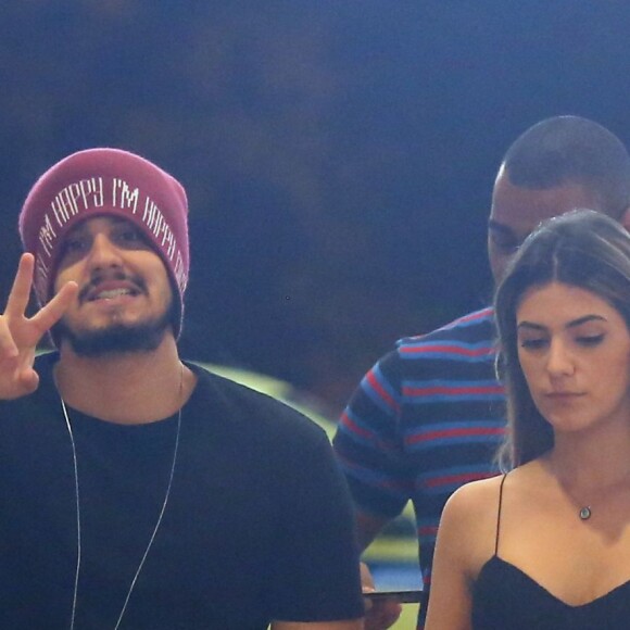 Namorada de Luan Santana, Jade Magalhães é sempre discreta em relação à vida pessoal