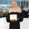 Diane Kruger, vencedora na categoria de melhor atriz no festival de Cannes 2018 pelo filme 'Em Pedaços', apostou em um preto longo com mangas bufantes desenhado por Jonathan Simkhai