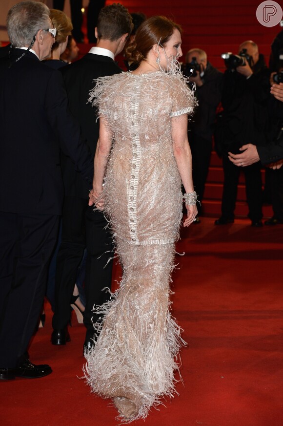 O vestido usado pela protagonista do filme 'Mapas para as Estrelas', vencedora de Melhor Atriz no Festival de Cannes 2014, é da grife Chanel Couture e os sapatos, do designer italiano Christian Louboutin
