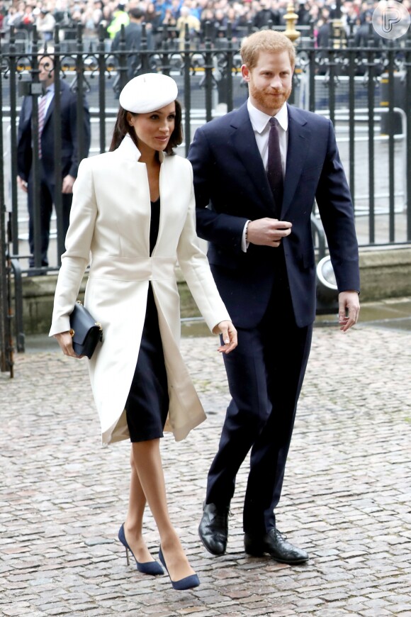 Meghan Markle e príncipe Harry estão honrados por a irmã da princesa Diana, Jane Fellowes, participar da cerimônia de casamento
