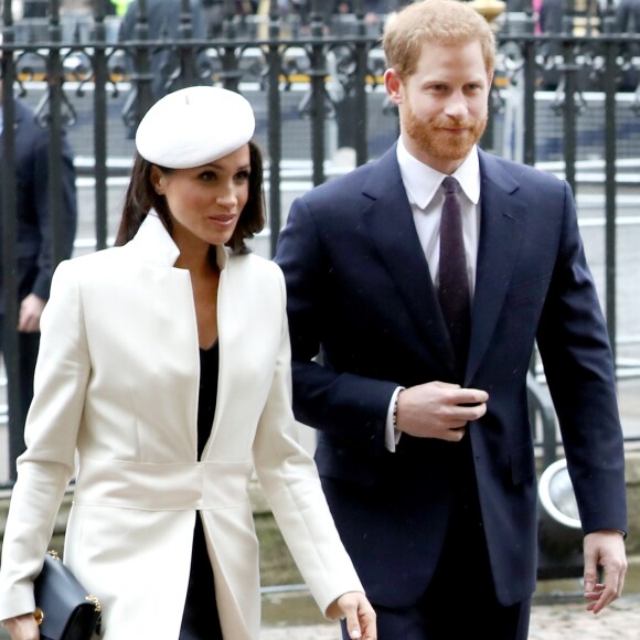 Meghan Markle e príncipe Harry estão honrados por a irmã da princesa Diana, Jane Fellowes, participar da cerimônia de casamento